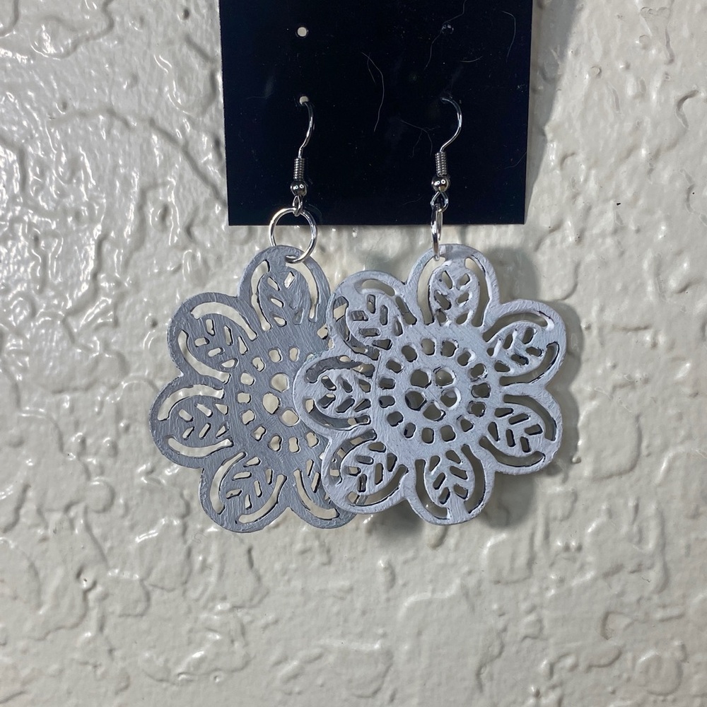 White  Floral Dangle Earrings